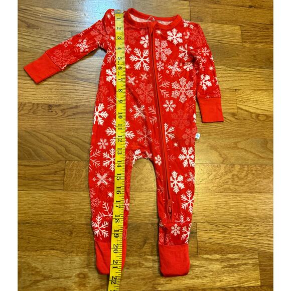 Posh Peanut Baby 3 6 months Red White Snowflake Holiday Christmas Bamboo Onesie - Picture 4 of 10